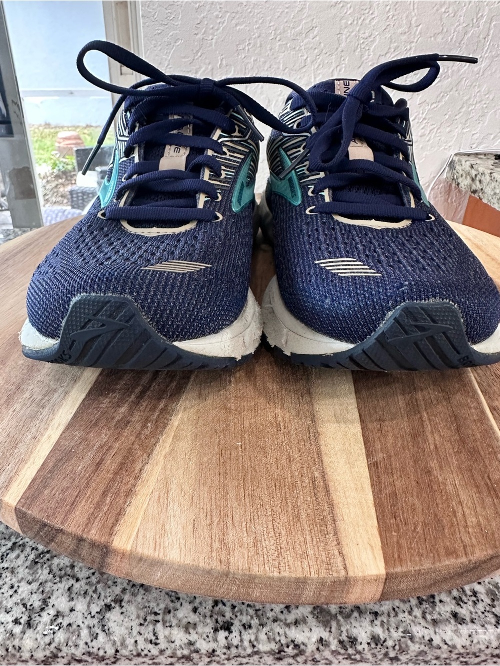 Brooks Adrenaline GTS 19 Women's Running Shoe Sz 7 - Picture 3 of 9